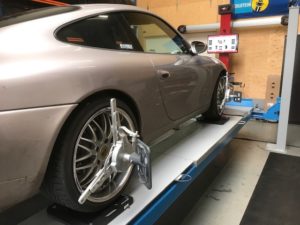 Porsche 911 uitlijnen en uitwegen banden specialist & outlet lemmer